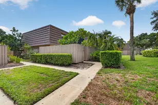 518 5th Ct, Palm Beach Gardens, FL 33410 - Photo 1