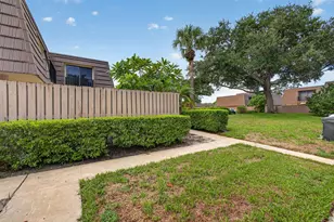 518 5th Ct, Palm Beach Gardens, FL 33410 - Photo 5