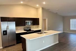 202 SW Aldoro Pl, Port Saint Lucie, FL 34953 - Photo 5