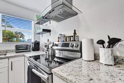 311 SE 3rd Avenue #Upstairs, Delray Beach, FL 33483 - Photo 5