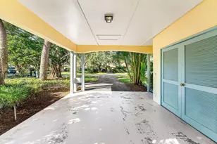 2312 Las Casitas Dr, Wellington, FL 33414 - Photo 37