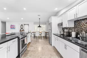 2312 Las Casitas Dr, Wellington, FL 33414 - Photo 5