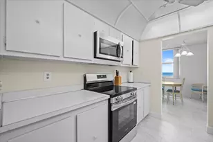 5440 N Ocean Dr, Singer Island, FL 33404 - Photo 7