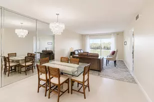 9411 N Hollybrook Lake Dr, Pembroke Pines, FL 33025 - Photo 5