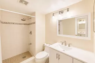 9411 N Hollybrook Lake Dr, Pembroke Pines, FL 33025 - Photo 9