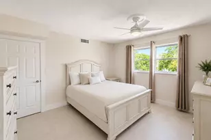 9411 N Hollybrook Lake Dr, Pembroke Pines, FL 33025 - Photo 5
