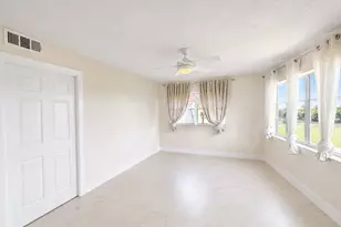 9411 N Hollybrook Lake Dr, Pembroke Pines, FL 33025 - Photo 9