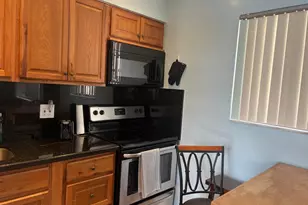 322 Harding St, Hollywood, FL 33019 - Photo 5