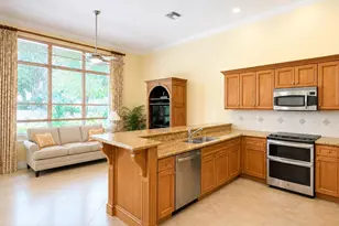 221 Green Point Cir, Palm Beach Gardens, FL 33418 - Photo 7