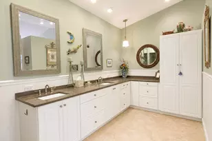221 Green Point Cir, Palm Beach Gardens, FL 33418 - Photo 9