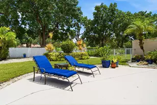 221 Green Point Cir, Palm Beach Gardens, FL 33418 - Photo 15