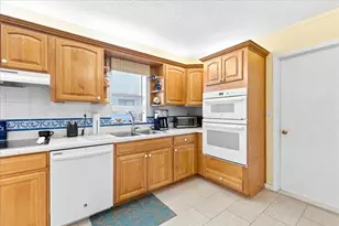 9843 NW 75th Ct NW, Tamarac, FL 33321 - Photo 15