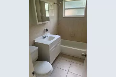1501 N 70th Way, Hollywood, FL 33024 - Photo 9