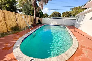 601 NW 38th St, Deerfield Beach, FL 33064 - Photo 1