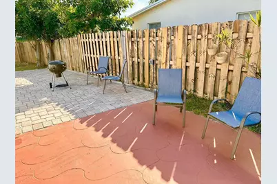 601 NW 38th Street, Deerfield Beach, FL 33064 - Photo 9