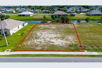 136 Nicholas Parkway W, Cape Coral, FL 33990 - Photo 9