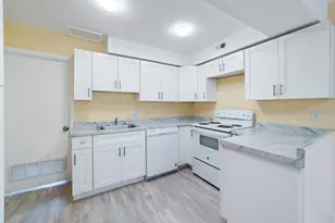 276 Sunshine Dr, Coconut Creek, FL 33066 - Photo 13