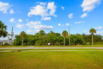 1654 N Central Avenue, Sebastian, FL 32958 - Photo 11