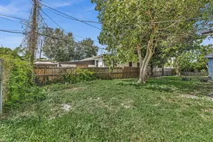 446 NW 119th St, Miami, FL 33168 - Photo 49
