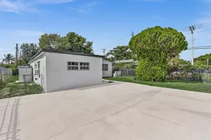 446 NW 119th St, Miami, FL 33168 - Photo 9