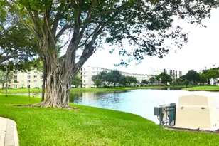 2226 N Cypress Bend Dr, Pompano Beach, FL 33069 - Photo 17