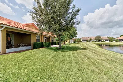 6380 Oxford Circle #104D, Vero Beach, FL 32966 - Photo 5