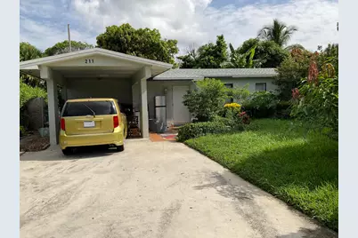 211 NE 27th Avenue, Boynton Beach, FL 33435 - Photo 1