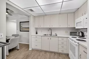 3030 Wolverton B, Boca Raton, FL 33434 - Photo 11