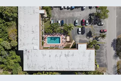 100 SE 6th Avenue #303, Pompano Beach, FL 33060 - Photo 27