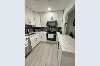 228 Pine Hov Circle, Greenacres, FL 33463 - Photo 9