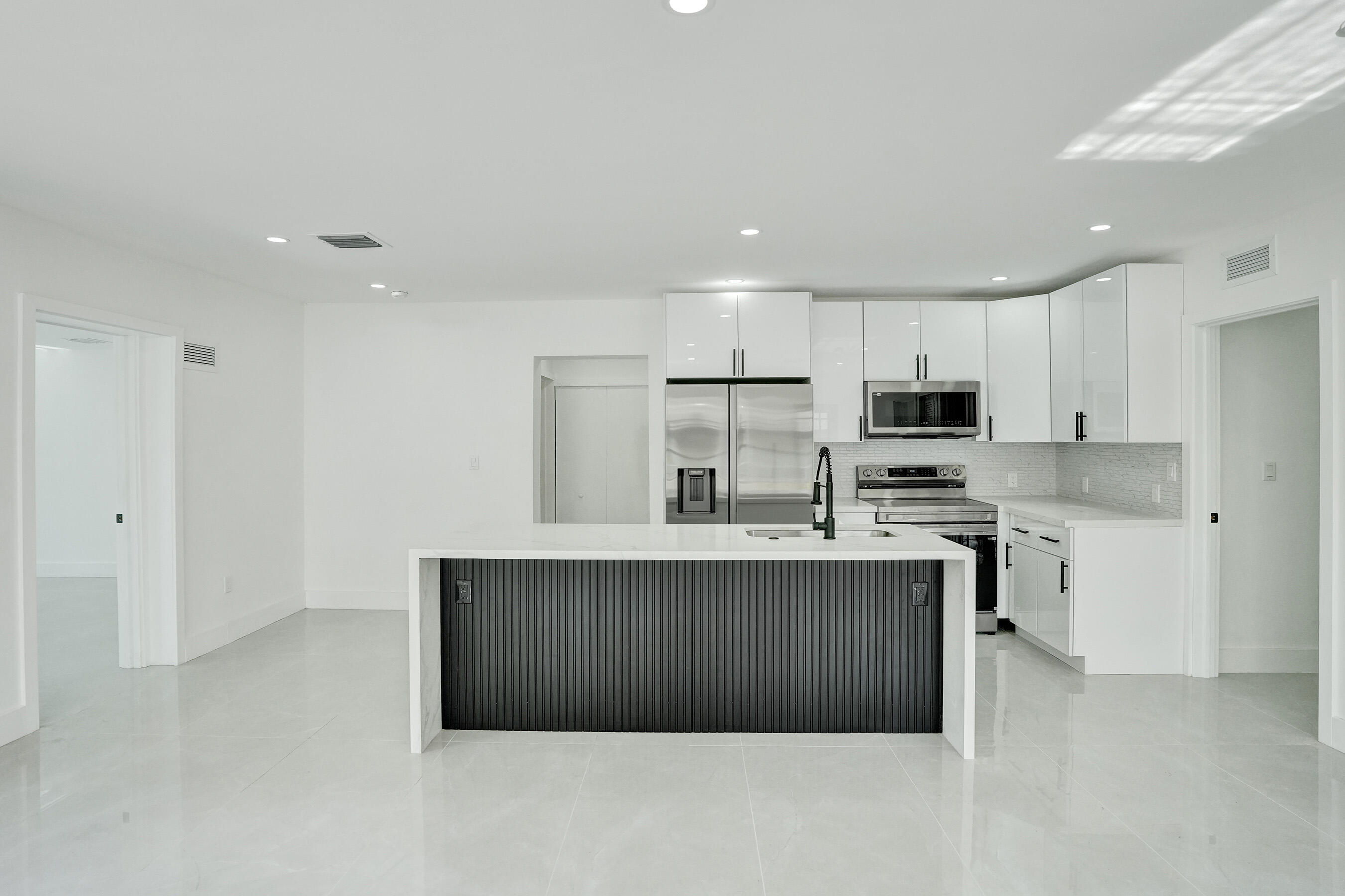 3234 Taft St - 3234 Taft St, Hollywood, FL 33021 Luxury Property | Jose Angel Pina