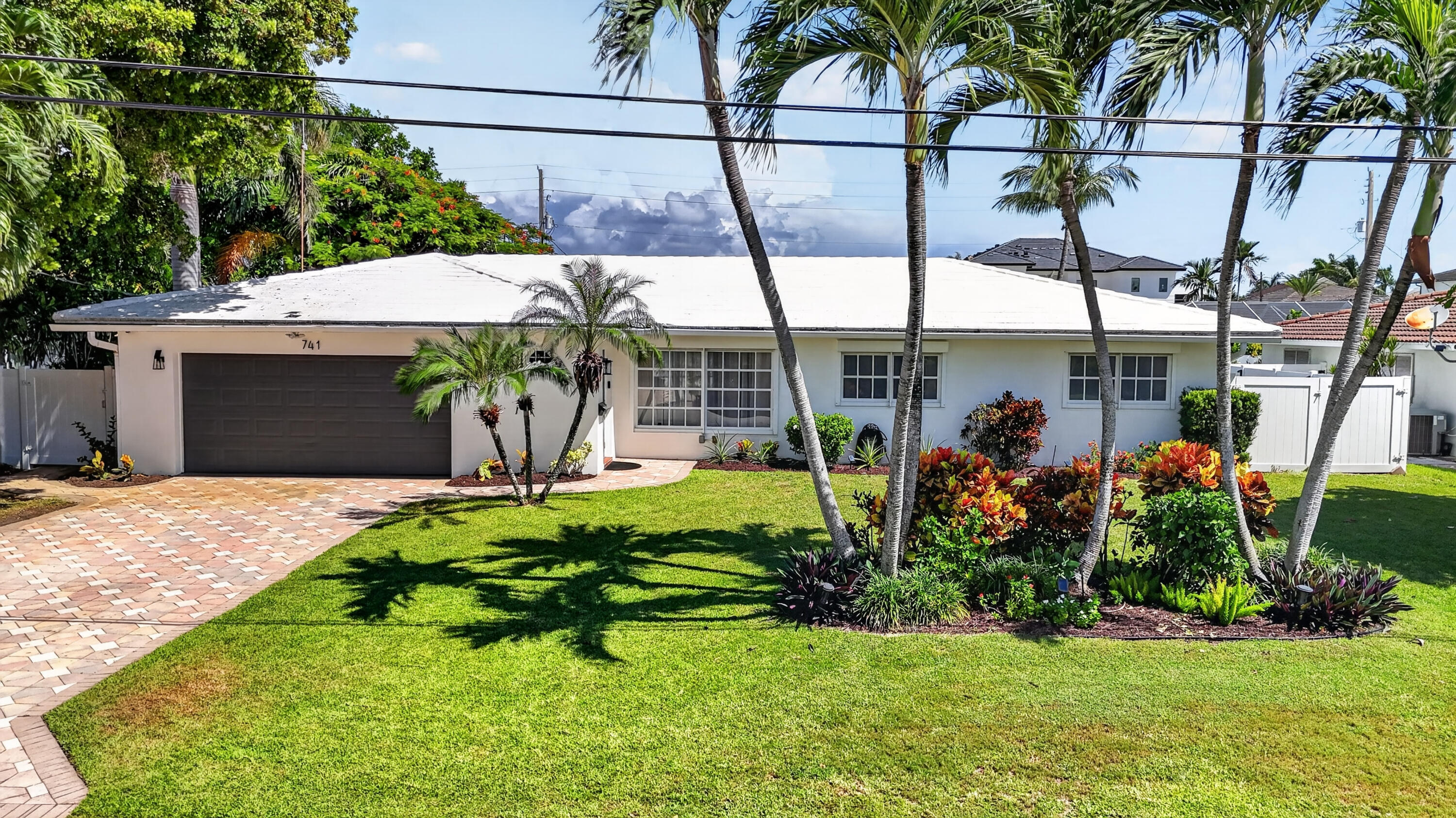 741 Berkeley St - 741 Berkeley St, Boca Raton, FL 33487 Luxury Property | Jose Angel Pina