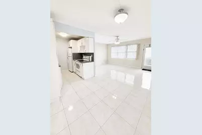 1089 Wolverton E #1089, Boca Raton, FL 33434 - Photo 1
