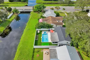 9819 Spanish Isles Dr, Boca Raton, FL 33496 - Photo 3