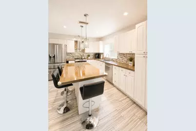 10720 NW 26th Place, Sunrise, FL 33322 - Photo 5
