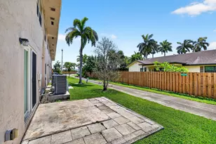 337 Gulfstream Rd, Dania Beach, FL 33004 - Photo 15