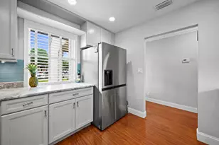 206 Lake Susan Ln, West Palm Beach, FL 33411 - Photo 7