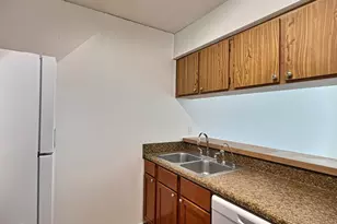889 Twin Lakes Dr, Coral Springs, FL 33071 - Photo 11