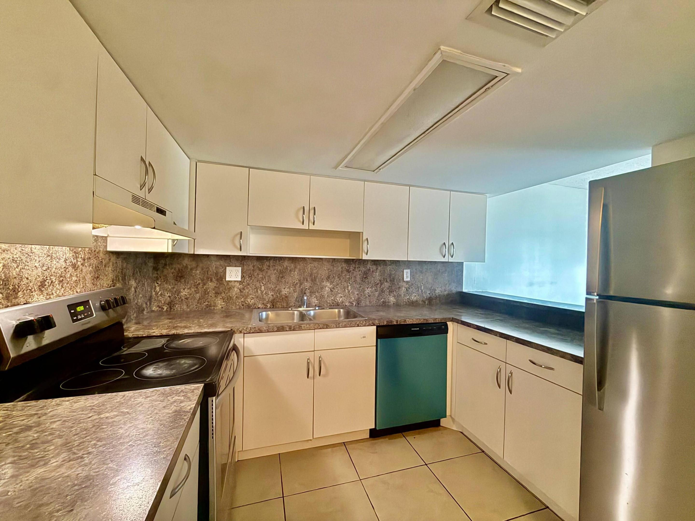 329 Gulfstream Rd - 329 Gulfstream Rd, Dania Beach, FL 33004 Luxury Property | Jose Angel Pina
