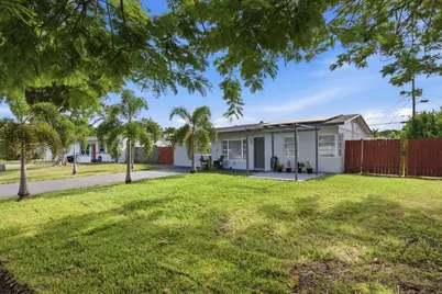 2610 NE 8th Avenue, Pompano Beach, FL 33064 - Photo 1
