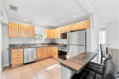 2610 NE 8th Avenue, Pompano Beach, FL 33064 - Photo 7