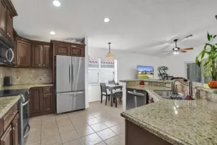 7572 Parkside Ln, Margate, FL 33063 - Photo 7