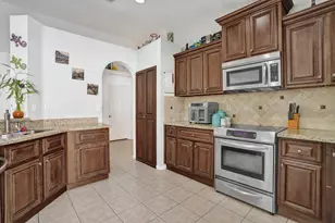 7572 Parkside Ln, Margate, FL 33063 - Photo 9