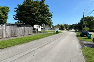 4900 SW 103rd Pl, Miami, FL 33165 - Photo 47