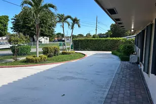 4900 SW 103rd Pl, Miami, FL 33165 - Photo 3