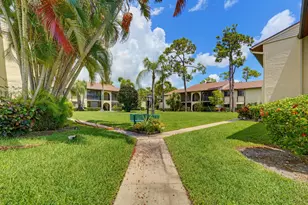 331 Knotty Pine Cir, Greenacres, FL 33463 - Photo 15