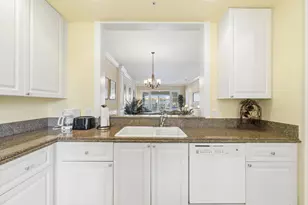 16 Harbour Isle Dr W, Fort Pierce, FL 34949 - Photo 9