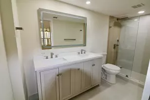 3980 Oaks Clubhouse Dr, Pompano Beach, FL 33069 - Photo 9