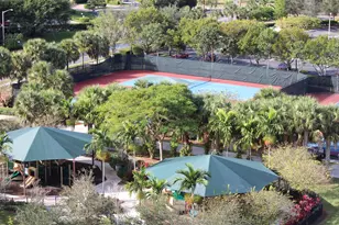 3980 Oaks Clubhouse Dr, Pompano Beach, FL 33069 - Photo 15