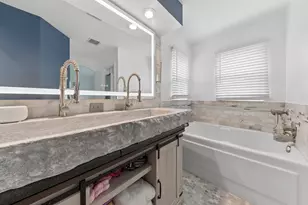 4176 Torres Cir, West Palm Beach, FL 33409 - Photo 13